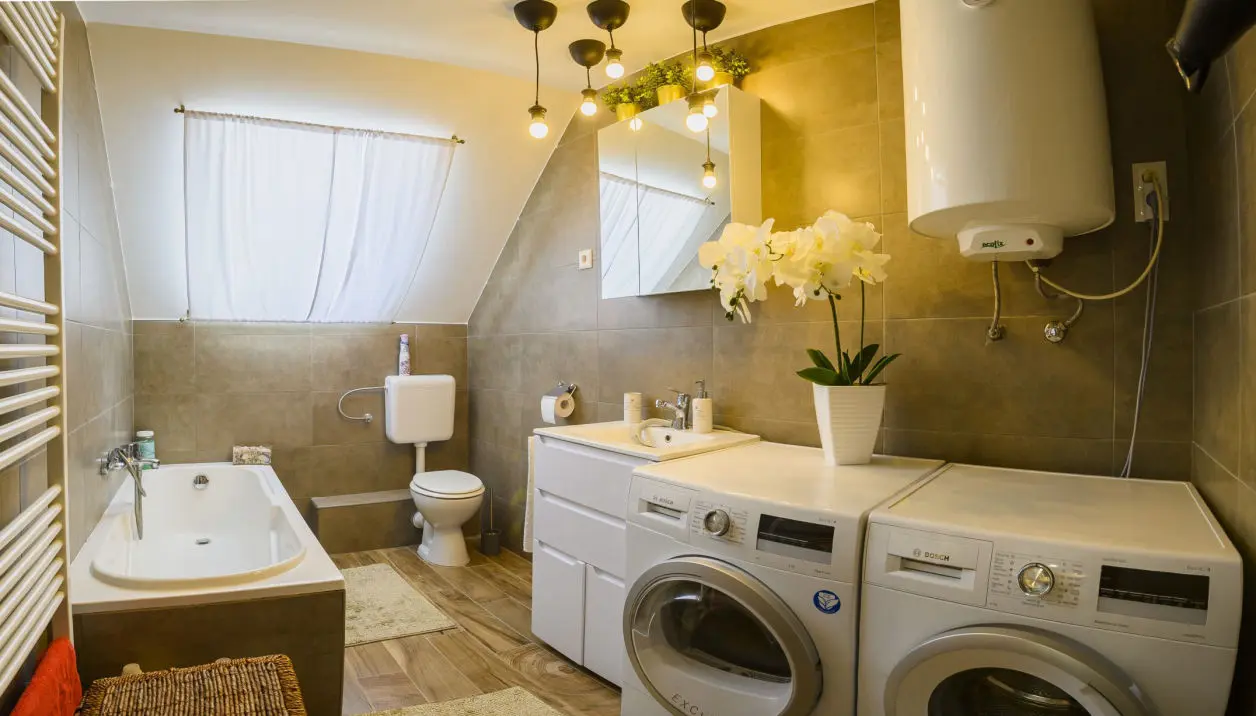 Nagy apartman fürdőszoba