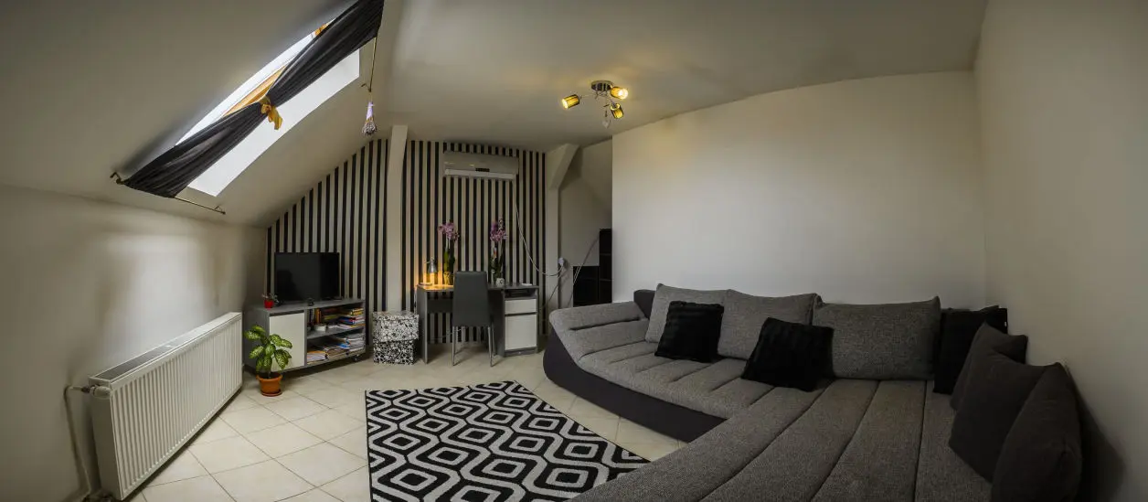 Kis apartman nappali