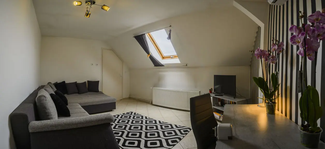 Kis apartman nappali